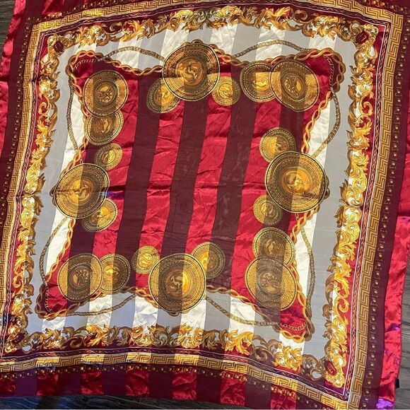 Women’s EUC silky feeling large zodiac Polyester scarf - Picture 1 of 4